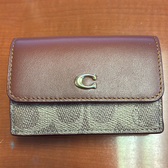 Coach Small Signature TriFold Wallet - Picture 1 of 5